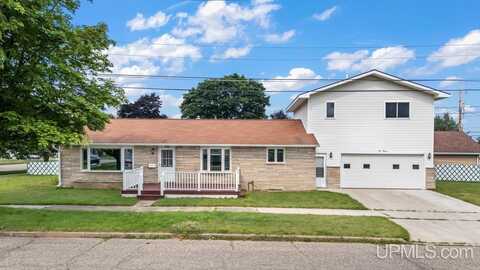 1020 S 18th, Escanaba, MI 49829