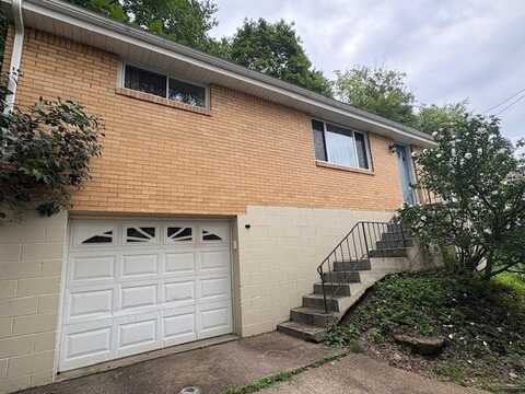 28 Saint Peter St, Shaler, PA 15209