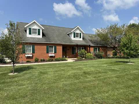 701 Warren Drive, Wapakoneta, OH 45895