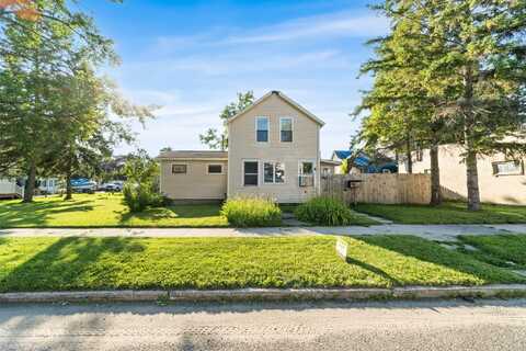 106 S B Street, Cheboygan, MI 49721