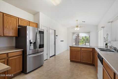 9040 W DEANNA Drive, Peoria, AZ 85382