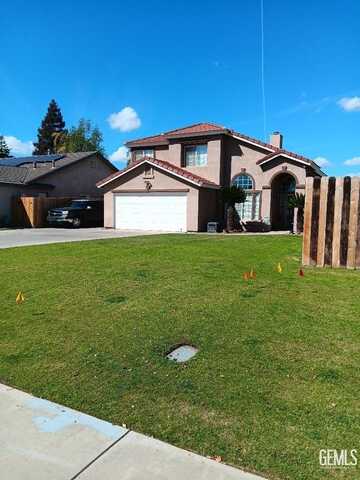8400 Winlock Street, Bakersfield, CA 93312