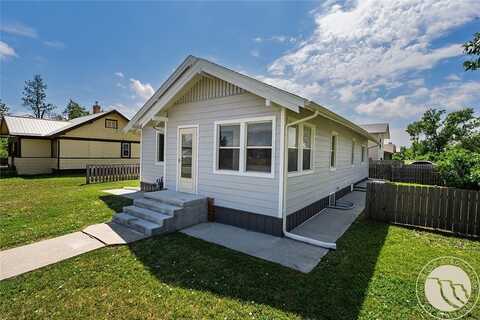426 W 2nd St, Hardin, MT 59034