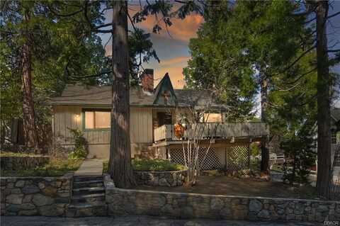 292 Heliotrope Drive, Lake Arrowhead, CA 92352