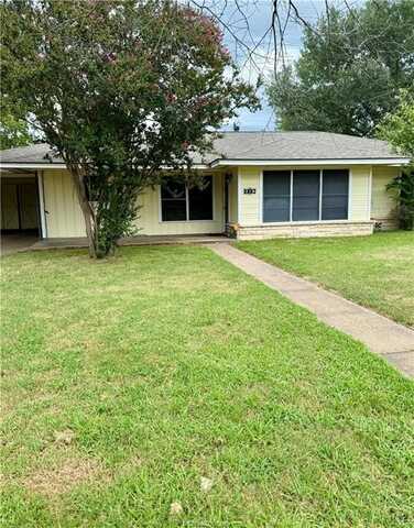 318 Fairway Drive, Bryan, TX 77801
