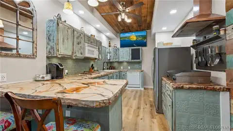 960 Spring Cove Road, Sunrise Beach, MO 65079