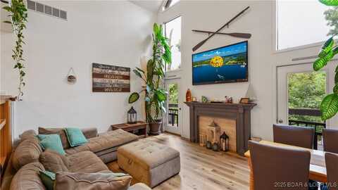 960 Spring Cove Road, Sunrise Beach, MO 65079