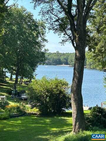 2 PINEKNOLL CIR, PALMYRA, VA 22963