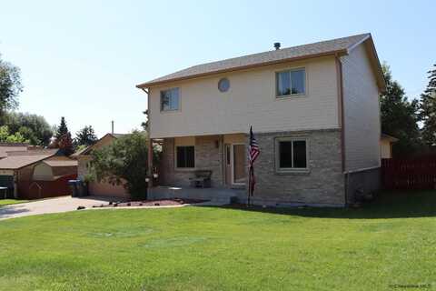 721 CREIGHTON ST, Cheyenne, WY 82009