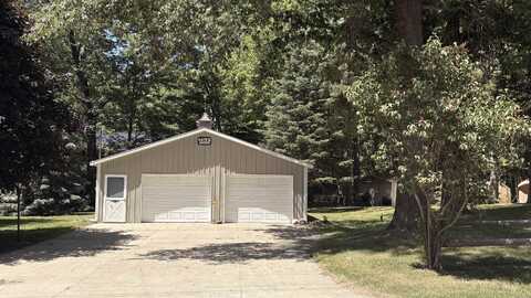 10755 Alpine, Farwell, MI 48632