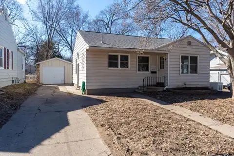 4112 4th Street, Des Moines, IA 50313