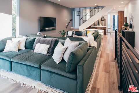 803 N Harvard Blvd, Los Angeles, CA 90029