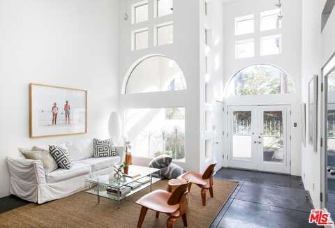 1415 Cabrillo Ave, Venice, CA 90291
