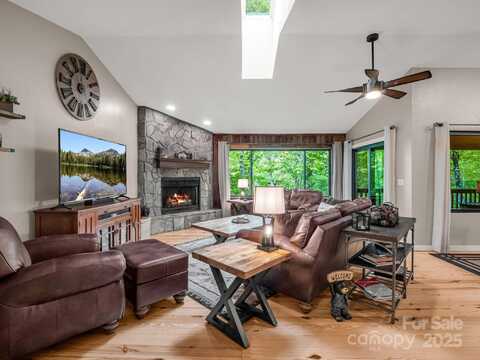 603 Kanasgowa Drive, Brevard, NC 28712