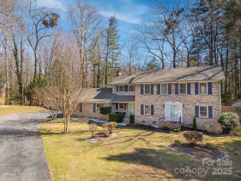 4 Bridle Path Court, Hendersonville, NC 28791