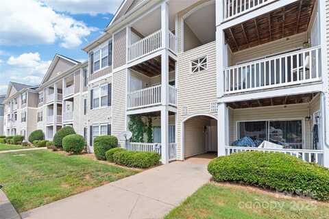 1104 Plaza Walk Drive, Charlotte, NC 28215