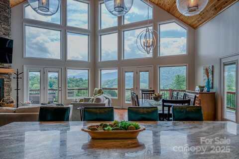 27 Country Beech Lane, Burnsville, NC 28714