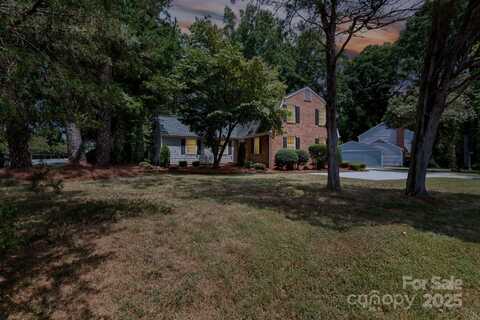 4601 Crooked Oak Lane, Charlotte, NC 28226