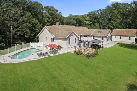 71 Olde Orchard Road, Clinton, CT 06413