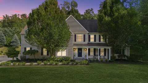 81 Valley Stream Lane, Southbury, CT 06488