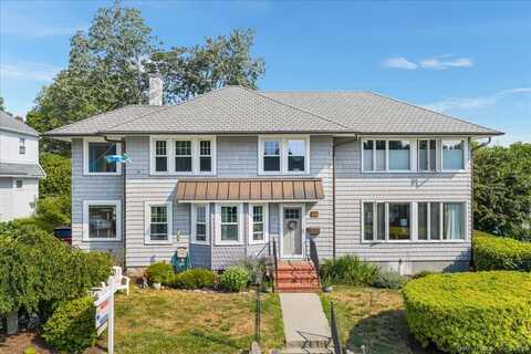 17 Henderson Road, New London, CT 06320