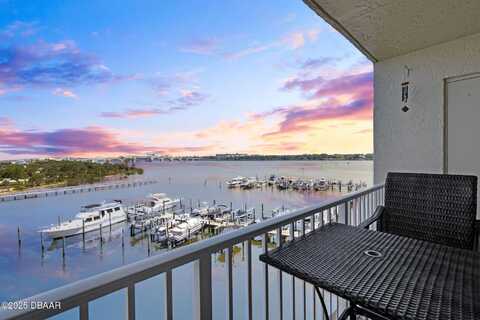 552 Marina Point Drive, Daytona Beach, FL 32114
