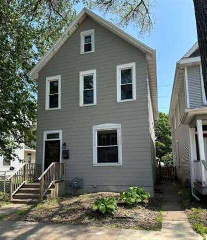 1328 Jackson, Dubuque, IA 52001