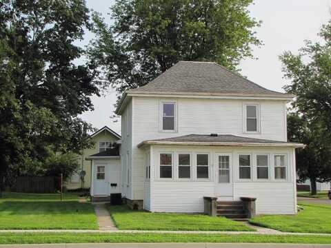 712 E Platt, Maquoketa, IA 52060