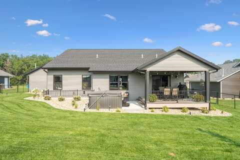 925 White Oak, Manchester, IA 52057