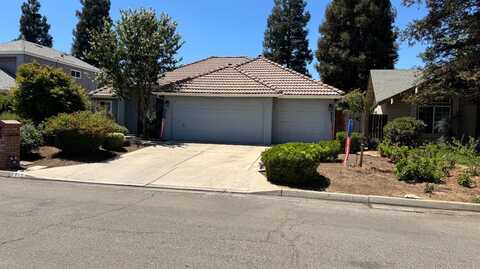 6313 Gentry Avenue N, Fresno, CA 93711