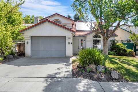 9540 10Th Street N, Fresno, CA 93720
