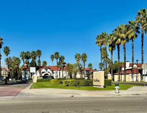 8153 Cedar Avenue N, Fresno, CA 93720