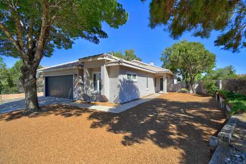 1104 NARCISCO Street NE, Albuquerque, NM 87112