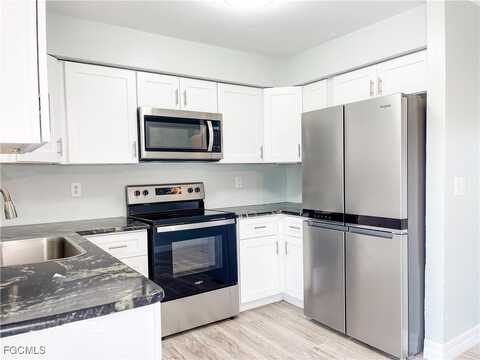 1215 NE 8th Terrace, Cape Coral, FL 33909