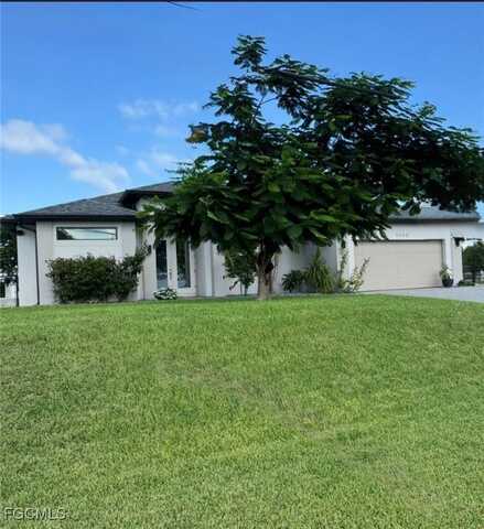 4450 Connection Avenue, Cape Coral, FL 33909