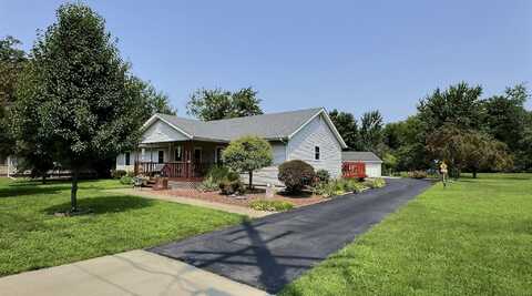 302 W Indiana Street, Kouts, IN 46347
