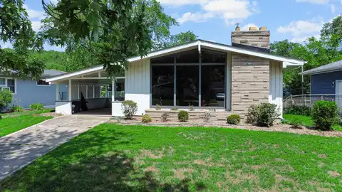 8234 Hickory Avenue, Gary, IN 46403