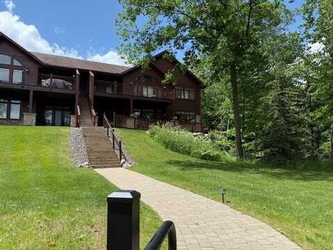 7888 AVIS LN, Minocqua, WI 54548