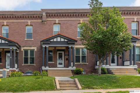 815 S 33rd Street, Omaha, NE 68105