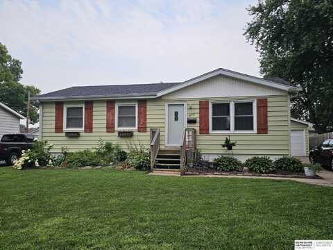8521 A Street, Omaha, NE 68124