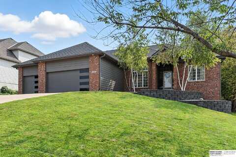 2521 N 157 Street, Omaha, NE 68116