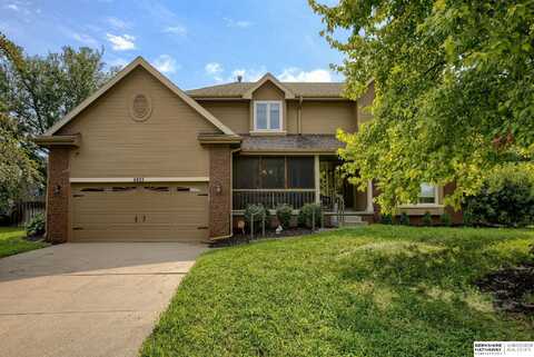4821 Lakeside Drive, Omaha, NE 68135