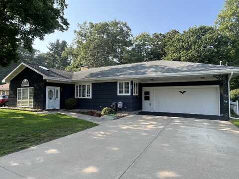 880 W Hile Road, Norton Shores, MI 49441