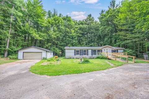 6295 E Upland Drive, White Cloud, MI 49349