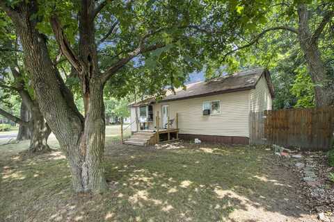 900 S Cedar Street, Greenville, MI 48838