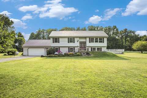 832 Clarendon Road, Quincy, MI 49082