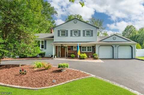 15 New England Dr, Whippany, NJ 07034
