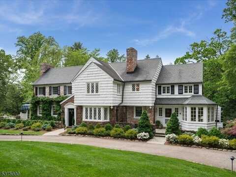 146 Rensselaer Rd, Essex Fells, NJ 07021