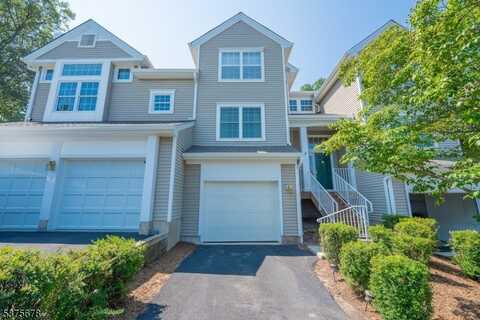 3 Woodmont Dr, Randolph, NJ 07869