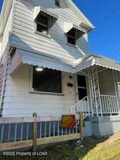 431 E Northampton Street, Beach Haven, PA 18702
